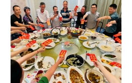 Company celebrates employee's birthday，，，，，，，Heart to heart communication